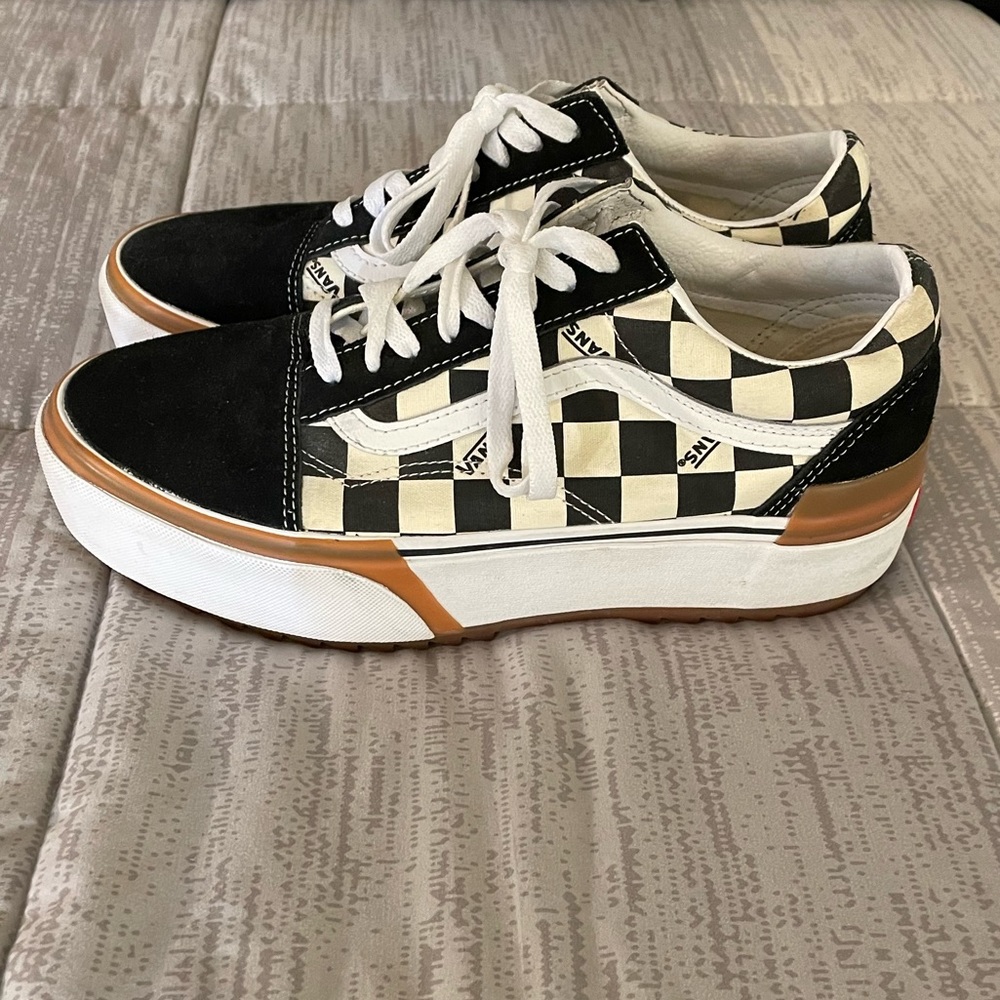 CHECKERED STACKED VANS
